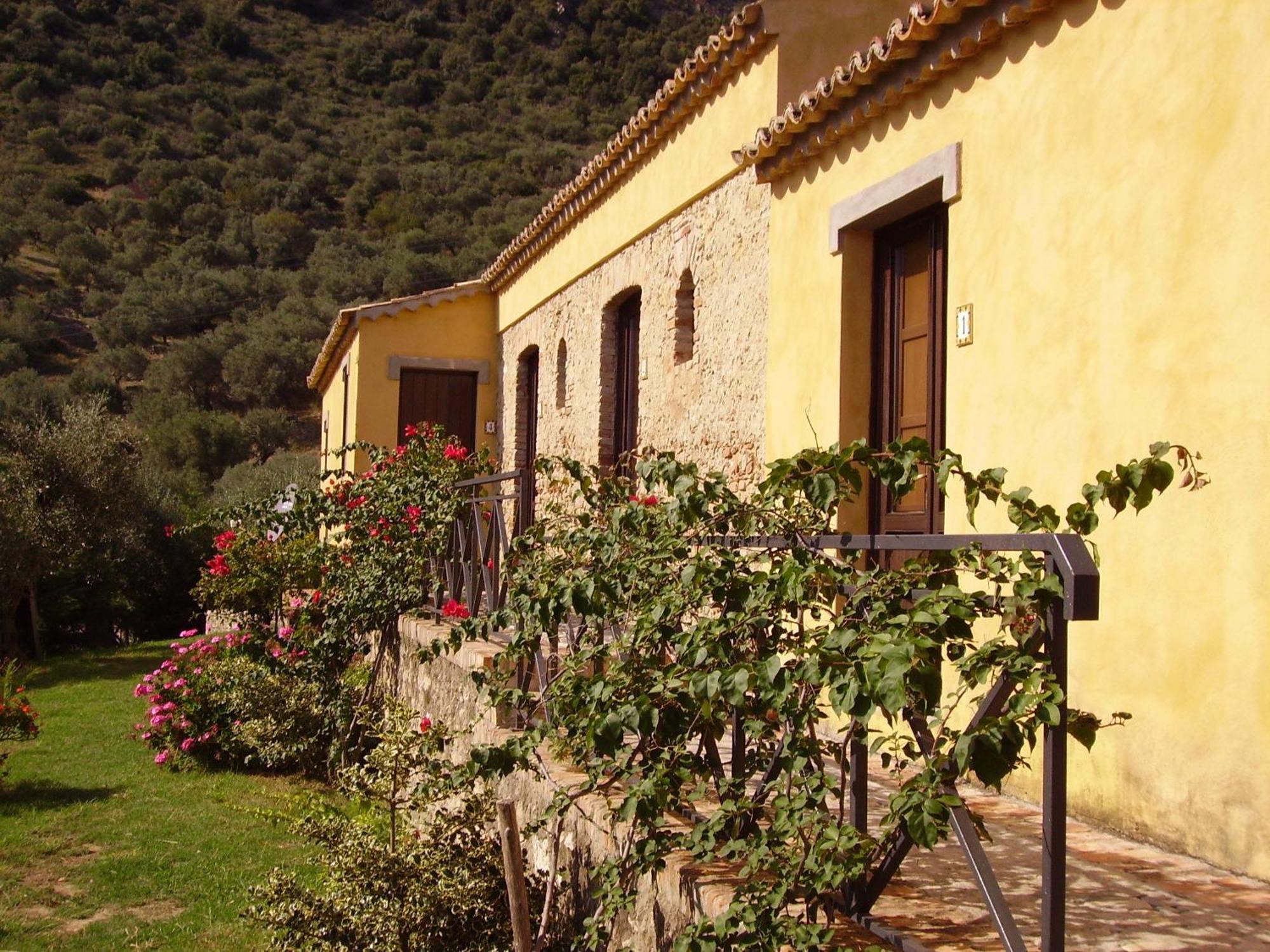 Azienda Agrituristica Biologica Il Querceto Santa Severina ภายนอก รูปภาพ
